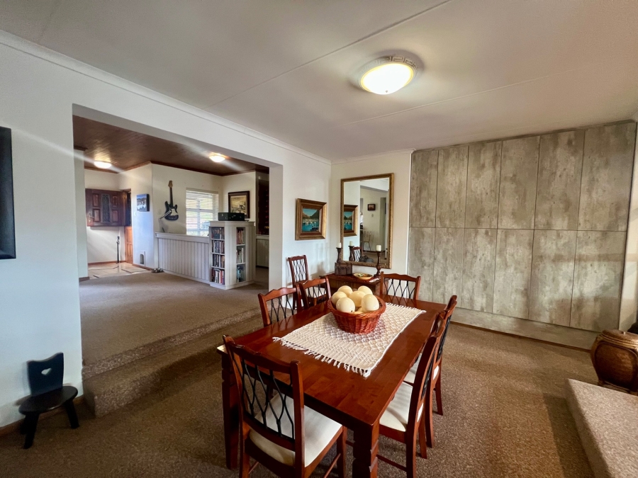 4 Bedroom Property for Sale in Herolds Bay Western Cape